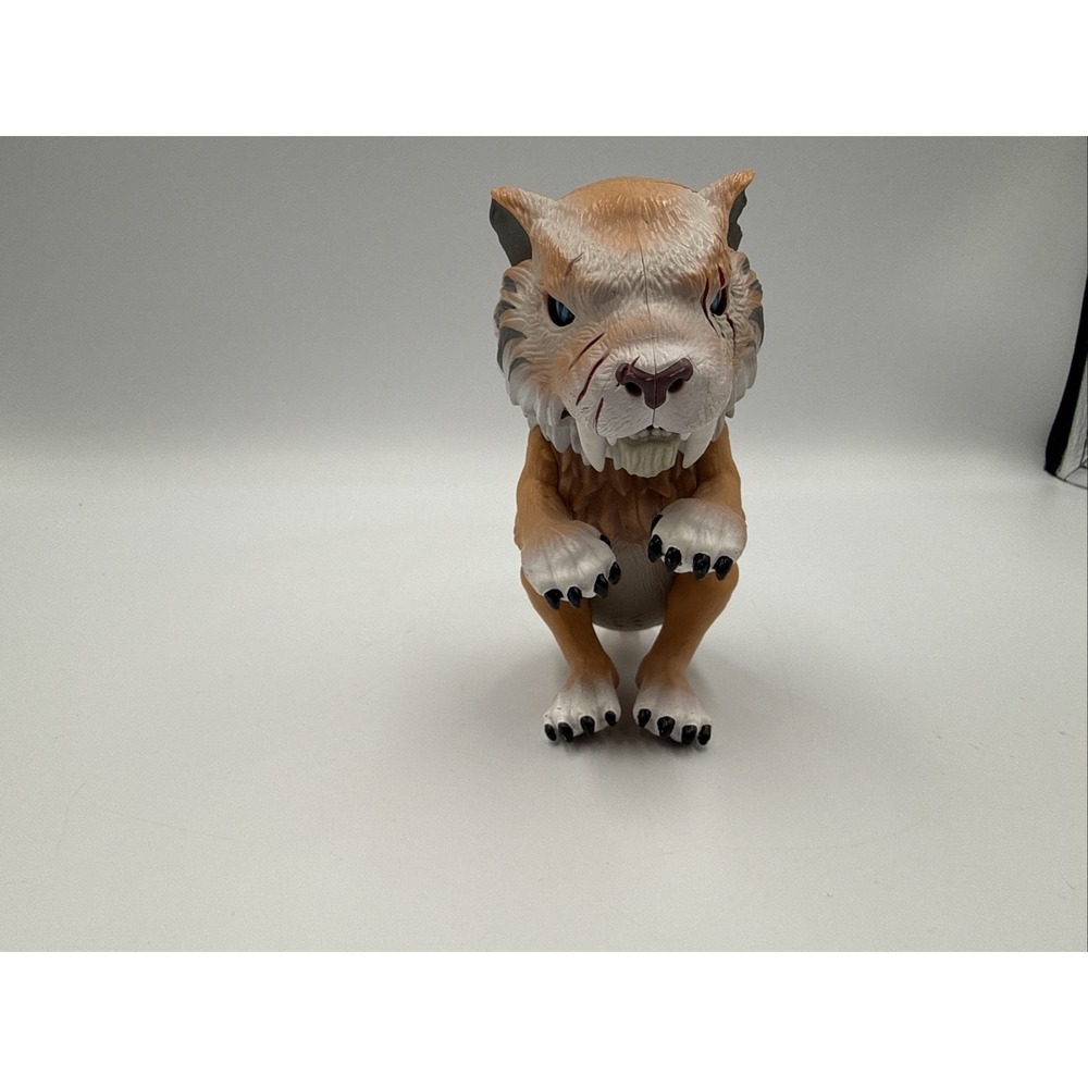 Bonesaw Untamed Fingerlings Sabretooth Fingertip Figure by 2018 WowWee Toy Works